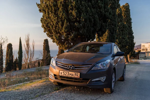 Sebastopol República Crimea Marzo 2019 Coche Hyundai Solaris Está Aparcado — Foto de Stock