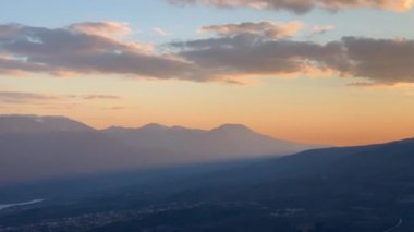 Demerdji, Alushta, Kırım Cumhuriyeti, Ukrayna - 1 Nisan 2019: Kırım Doğa Koruma Alanı, Sinab-Dag Sırtı, Demerdzhi 'deki Babugan-Yayla Platosu