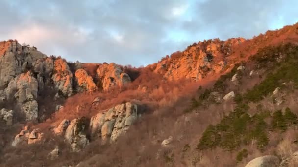 克里米亚共和国阿卢什塔的德梅尔吉 2019年4月1日 德默德芝山脉 鬼谷和月球 角的神奇景色 — 图库视频影像