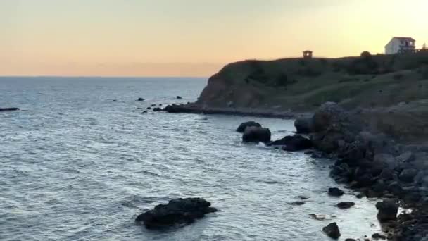 Uitzicht Het Stenen Strand Zwarte Zee Aan Zuidkust Van Het — Stockvideo