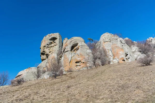 Formy skał w dolinie duchów w górach Demerdzhi — Zdjęcie stockowe