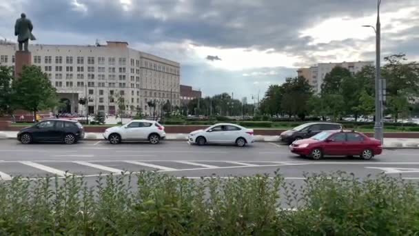 Moscú Rusia Julio 2019 Coches Coche Largo Carretera Plaza Kaluga — Vídeos de Stock
