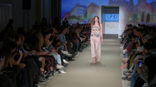 Athens Griechenland Mar 2018 Athens Xclusive Designers Week Models Walk — Stockvideo