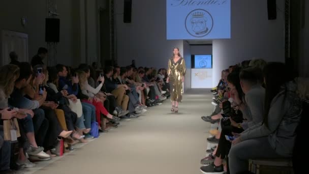 Athens Griechenland Mar 2018 Athens Xclusive Designers Week Models Walk — Stockvideo