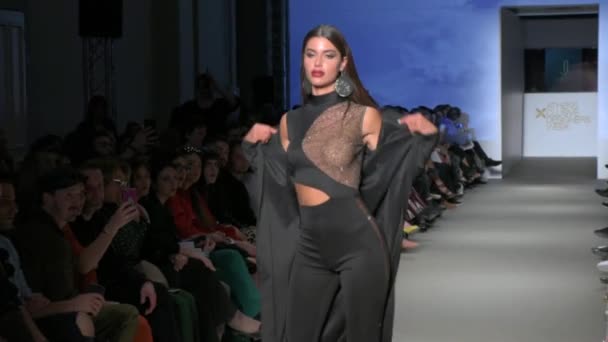 Athens Griechenland Mar 2018 Athens Xclusive Designers Week Models Walk — Stockvideo