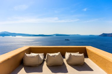 Santorini, Yunanistan. Geleneksel Kikladik Santorini ısmarlayarak ayrıntıları uçurumdaki evler