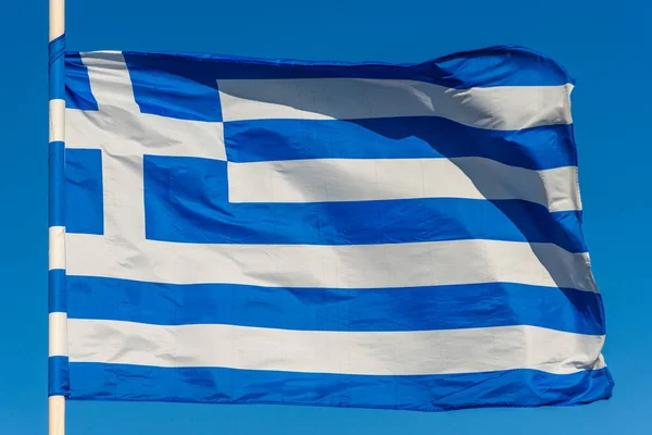 Řecká Vlajka Pól Mává — Stock fotografie