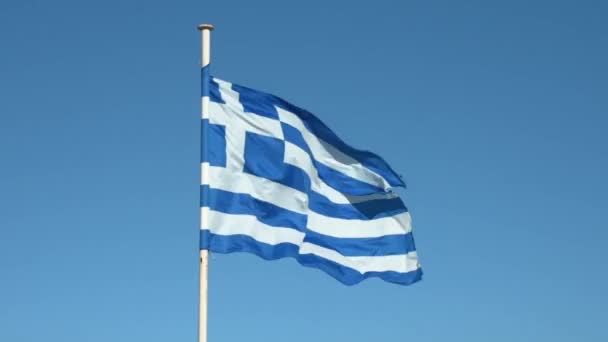 Bandeira Grega Acenando Sobre Fundo Azul — Vídeo de Stock