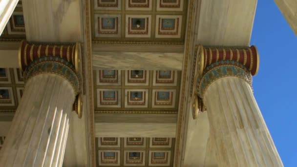 Медленный Снимок Фасада Афинской Академии Греция — стоковое видео