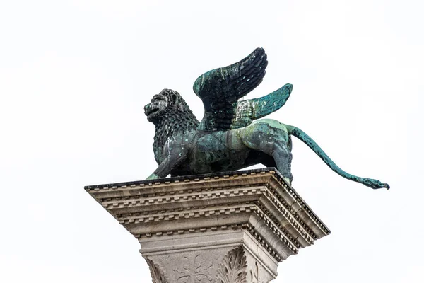 ヴェネツィア、イタリアのシンボル、サンマルコ広場のライオン — ストック写真
