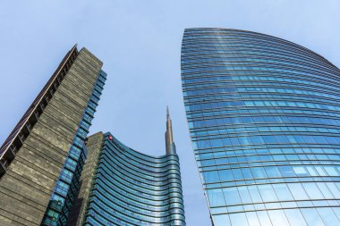 Modern gökdelenler ile Milano silüeti, Italya.