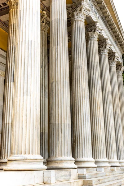 Pillar detail in Neoclassical building — Stock Photo, Image
