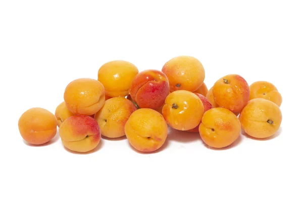 Pohled Chutné Arménské Švestky Prunus Armeniaca Bílém Pozadí Dřevěná — Stock fotografie