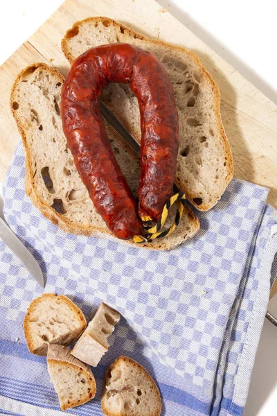 Chorizo Tranches Pain Traditionnelles Isolées Sur Fond Blanc — Photo