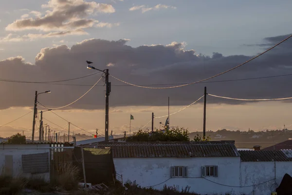 Elektrik Telleri Silüeti Gün Batımı Görünümü — Stok fotoğraf