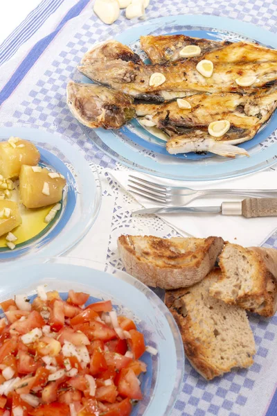 Vergrote Weergave Van Traditionele Portugese Maaltijd Van Gegrilde Europese Zeebaars — Stockfoto