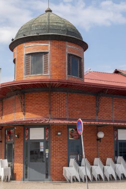 OLHAO şehirde, Portekiz bulunan tarihi balık ve bakkal market.