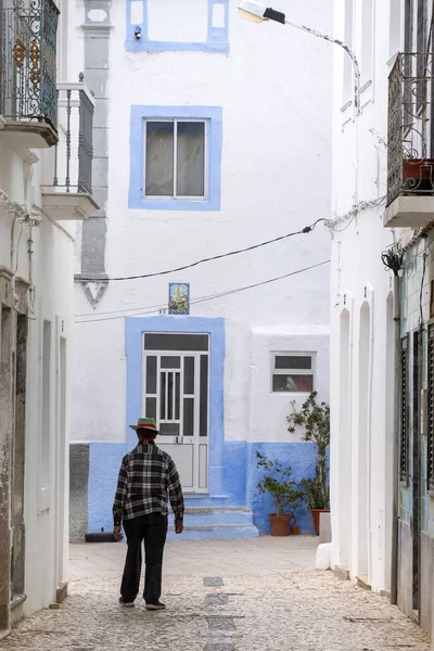 Osamělý Muž Ulicích Města Olhäo Portugalsko — Stock fotografie