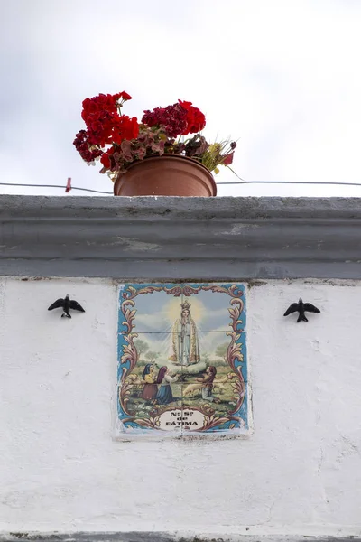 Vue Azulejo Religieux Avec Vase Fleurs Avec Hirondelles — Photo