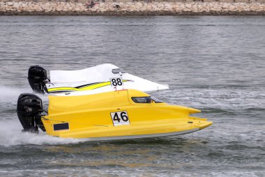 Portimao, Portekiz: 20 Mayıs, 2018: hızlı powerboat Portimao, Portekiz bir nehir üzerinde yarış.