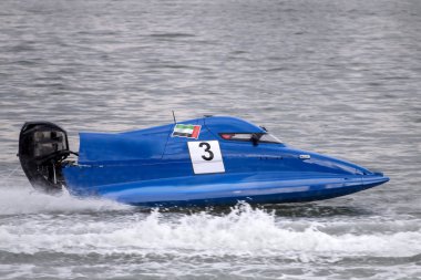 Portimao, Portekiz: 20 Mayıs, 2018: hızlı powerboat Portimao, Portekiz bir nehir üzerinde yarış.