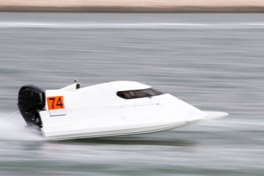 Portimao, Portekiz: 20 Mayıs, 2018: hızlı powerboat Portimao, Portekiz bir nehir üzerinde yarış.