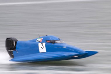 Portimao, Portekiz: 20 Mayıs, 2018: hızlı powerboat Portimao, Portekiz bir nehir üzerinde yarış.