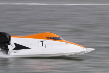 Portimao, Portekiz: 20 Mayıs, 2018: hızlı powerboat Portimao, Portekiz bir nehir üzerinde yarış.