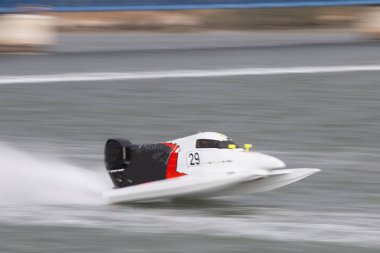 Portimao, Portekiz: 20 Mayıs, 2018: hızlı powerboat Portimao, Portekiz bir nehir üzerinde yarış.