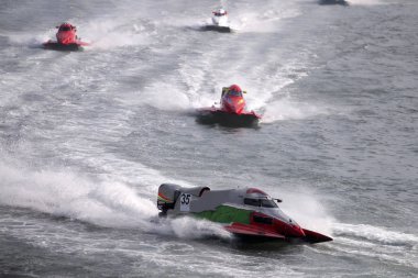 Portimao, Portekiz: 20 Mayıs, 2018: hızlı powerboat Portimao, Portekiz bir nehir üzerinde yarış.