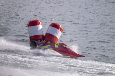Portimao, Portekiz: 20 Mayıs, 2018: hızlı powerboat Portimao, Portekiz bir nehir üzerinde yarış.