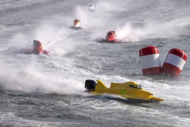 Portimao, Portekiz: 20 Mayıs, 2018: hızlı powerboat Portimao, Portekiz bir nehir üzerinde yarış.