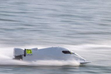 Portimao, Portekiz: 20 Mayıs, 2018: hızlı powerboat Portimao, Portekiz bir nehir üzerinde yarış.