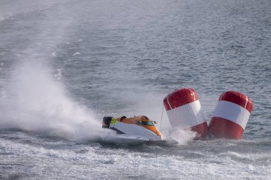Portimao, Portekiz: 20 Mayıs, 2018: hızlı powerboat Portimao, Portekiz bir nehir üzerinde yarış.
