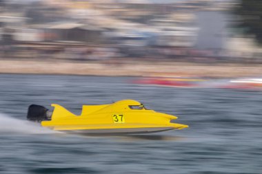 Portimao, Portekiz: 20 Mayıs, 2018: hızlı powerboat Portimao, Portekiz bir nehir üzerinde yarış.