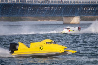 Portimao, Portekiz: 20 Mayıs, 2018: hızlı powerboat Portimao, Portekiz bir nehir üzerinde yarış.