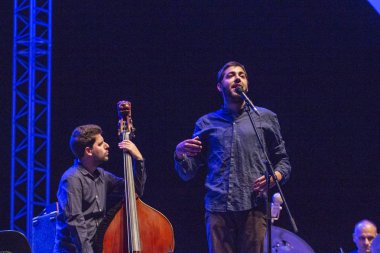 Faro, Portekiz: 30 Ağustos, 2018 - Salvador Sobral sanatçı, Festival F üzerinde gerçekleştirir.