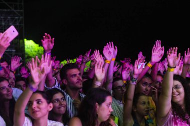 Faro, Portekiz: 30 Ağustos, 2018 - seyirci izle müzik sanatçısı Festivali f, Faro, Portekiz şehir büyük bir festival.