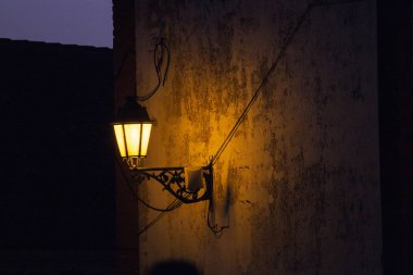 binada klasik sokak lambasının Avrupa tarzı.