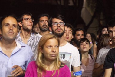 Faro, Portekiz: 30 Ağustos, 2018 - seyirci izle müzik sanatçısı Festivali f, Faro, Portekiz şehir büyük bir festival.