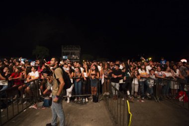 Faro, Portekiz: 1 Eylül, 2018 - seyirci izle müzik sanatçısı Festivali f, Faro, Portekiz şehir büyük bir festival.