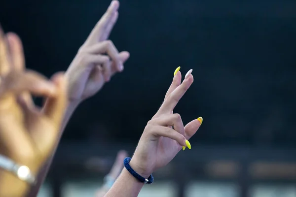 Nahaufnahme Der Hände Auf Dem Konzertfestival — Stockfoto