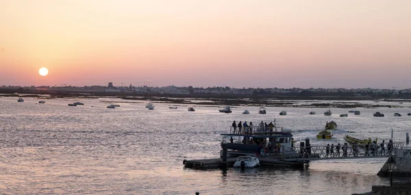 Los Turistas Llegan Ciudad Faro Desde Las Islas Cercanas —  Fotos de Stock