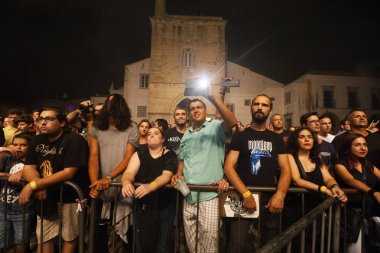 Faro, Portekiz: 30 Ağustos, 2018 - seyirci izle müzik sanatçısı Festivali f, Faro, Portekiz şehir büyük bir festival.