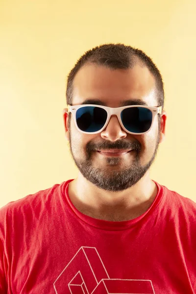 Man Red Shirt White Sunglasses Yellow Background — Stock Photo, Image