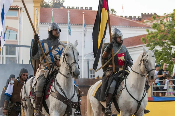 Silves Portugal August 2018 Mittelalterliche Kostümfiguren Beim Mittelaltermarkt — Stockfoto