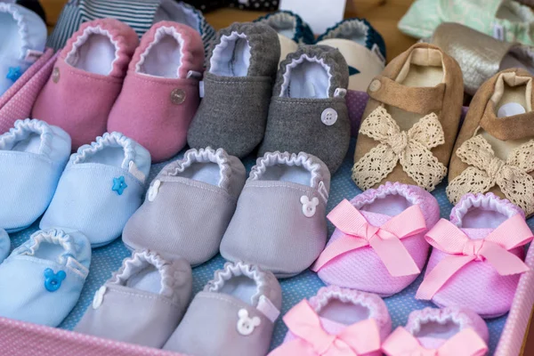 Vista Perto Vários Sapatos Bebê Para Menina Menino — Fotografia de Stock