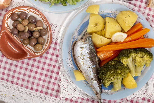 Fiskmjöl Hemmagjord Portugisiska Makrill Med Potatis Och Grönsaker — Stockfoto