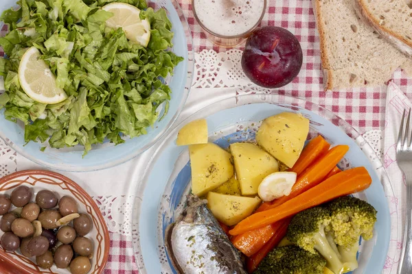 Homemade Portuguese Mackerel Fish Meal Potatoes Veggies — Stock Photo, Image