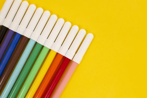 Set Felt Pens Isolated Yellow Background — Stock Photo, Image